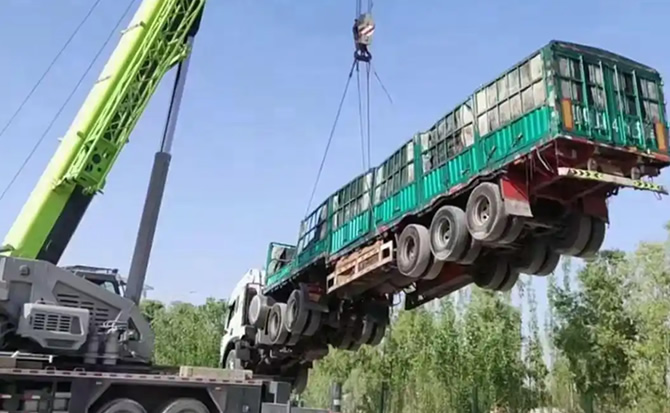 昭苏道路脱困救援案例